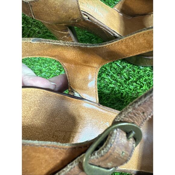 Thom McAn Vtg Brown Leather Woodwork Sandal With Block Heel Boho Hippy Festival - Picture 16 of 16